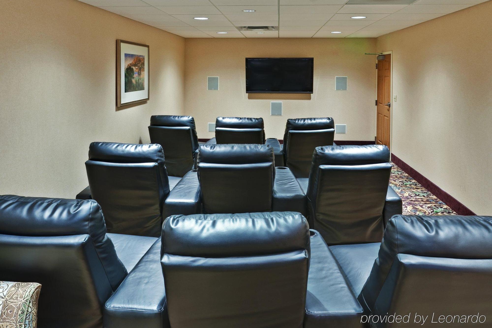 Hawthorn Suites By Wyndham Williamsville Buffalo Airport Facilities photo