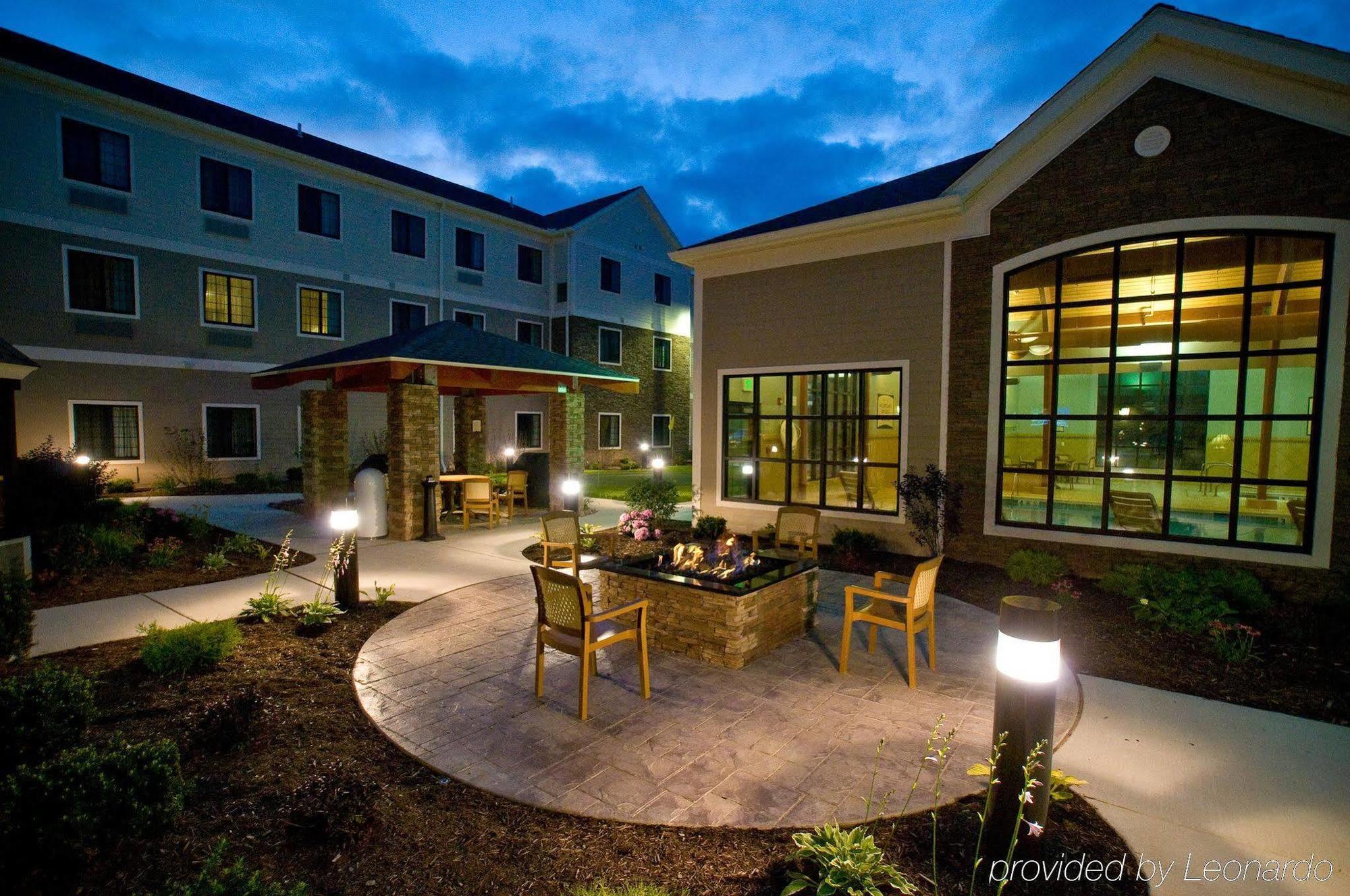 Hawthorn Suites By Wyndham Williamsville Buffalo Airport Exterior photo